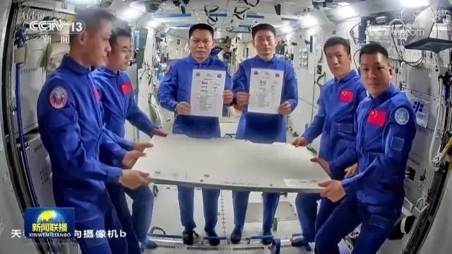 ob体育平台中国航天员乘组完成在轨交代谈谈在航天飞机中怎样净化氛围(图1)